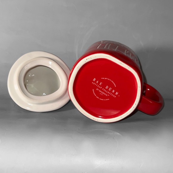 Oversized Santa's Helper Mug with Lid - Picture 6 of 6